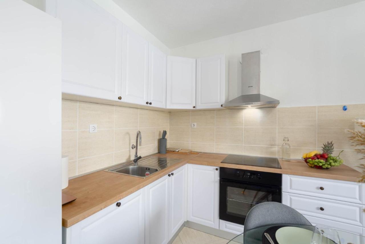 Apartman Bili Solin Exterior photo